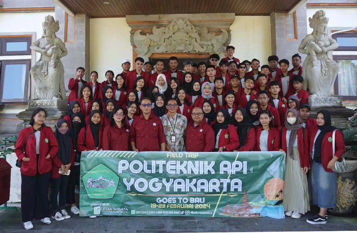 slide trip politeknik api yogyakarta