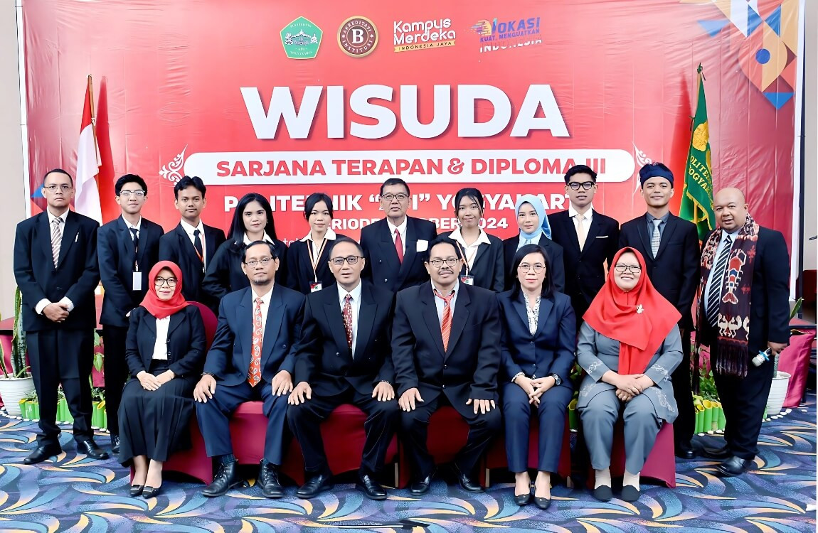 slide wisuda politeknik api yogyakarta